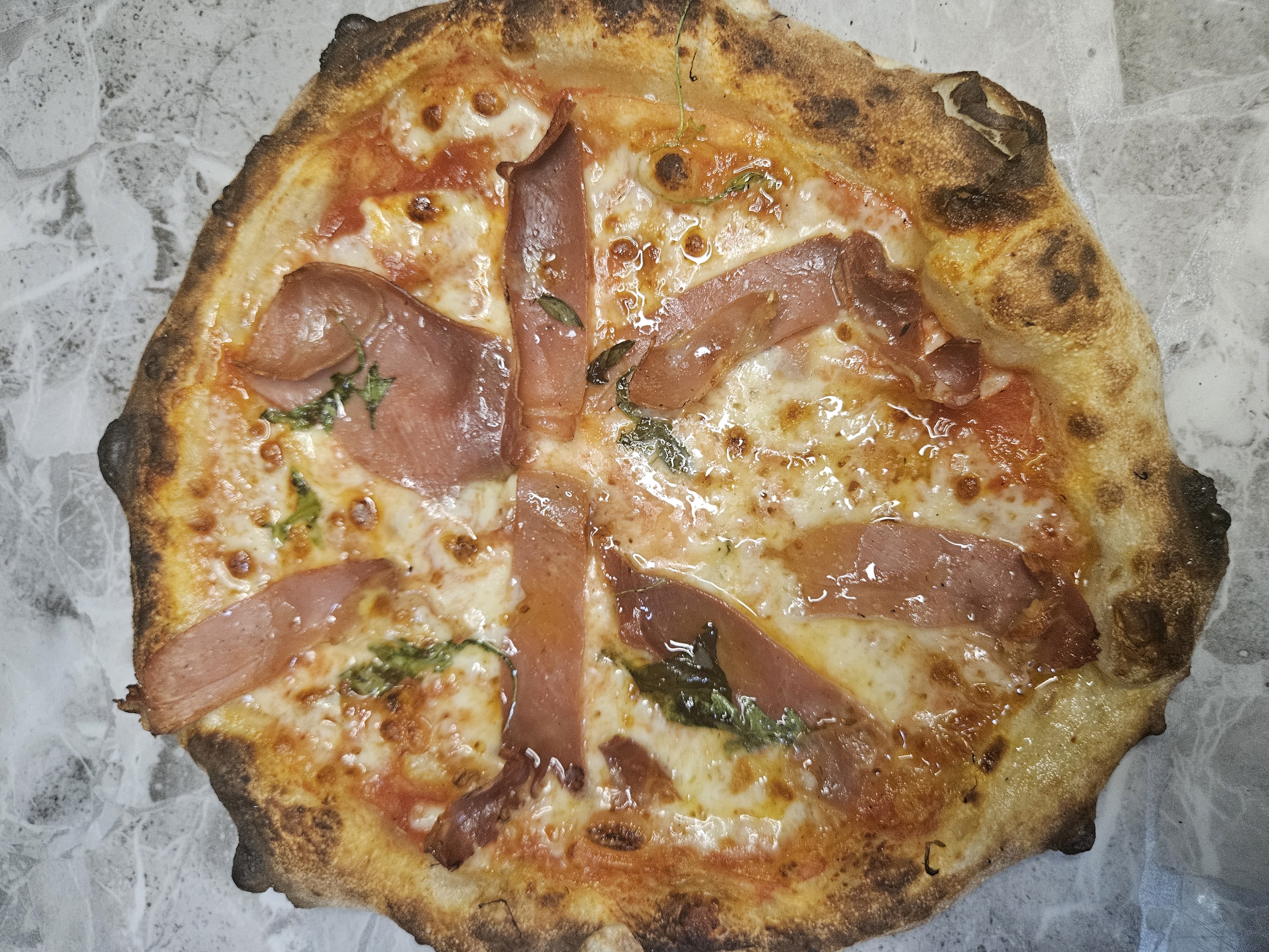 Pizza Prosciutto - Authentic Neapolitan pizza